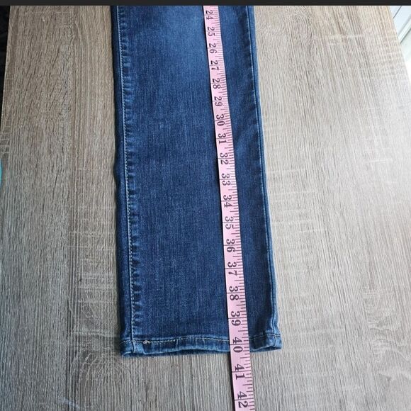 Signature By Levi Strauss Shaping Bootcut Jeans (21W/26) - Picture 8 of 8